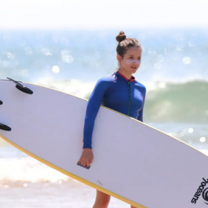 Lou Méchiche, jeune talent en para surf